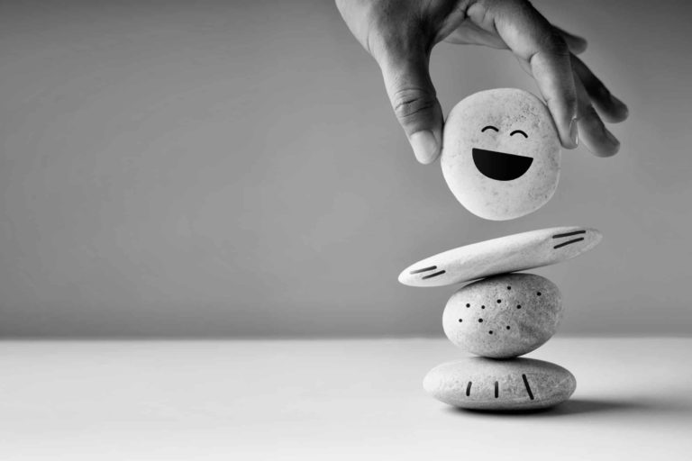 Enjoying,Life,Concept.,Harmony,And,Positive,Mind.,Hand,Setting,White pierre galets smiley visage